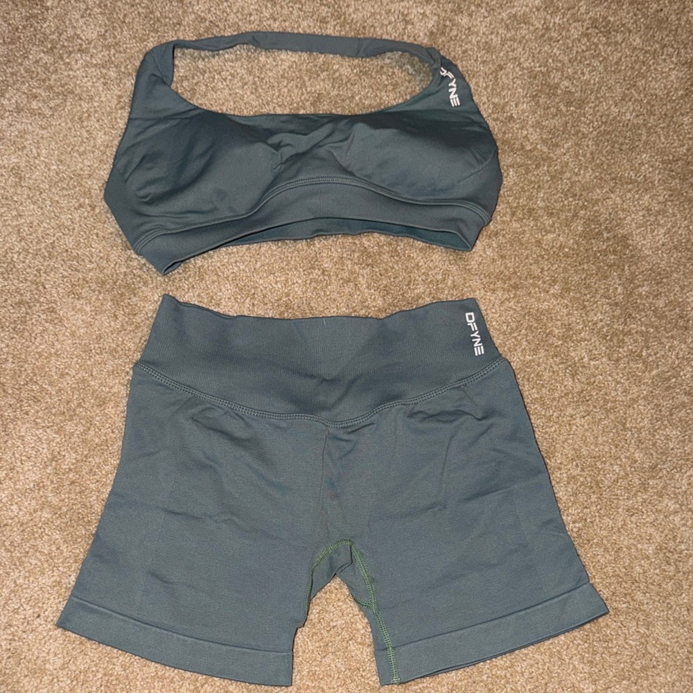 DFYNE Impact Set Pistachio Green